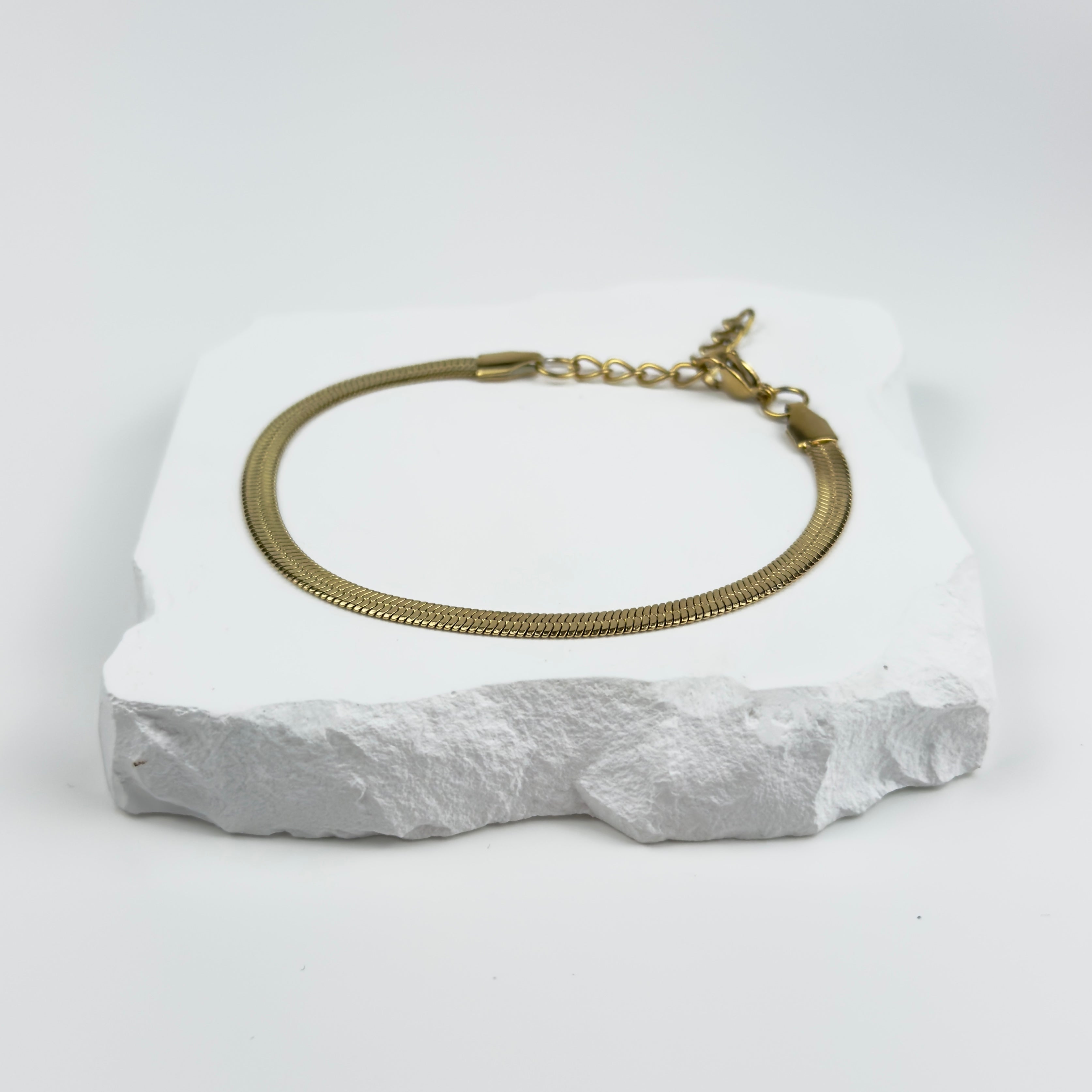 ARMBAND HERRINGBONE - GULD (4MM)