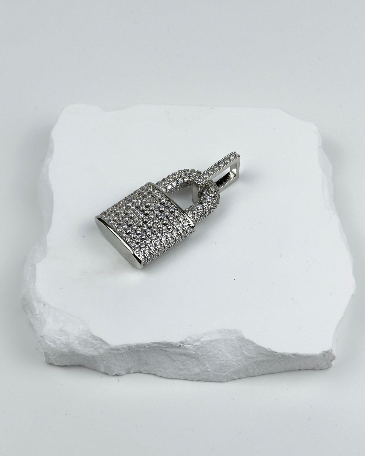 HÄNGSMYCKE LÅS - SILVER