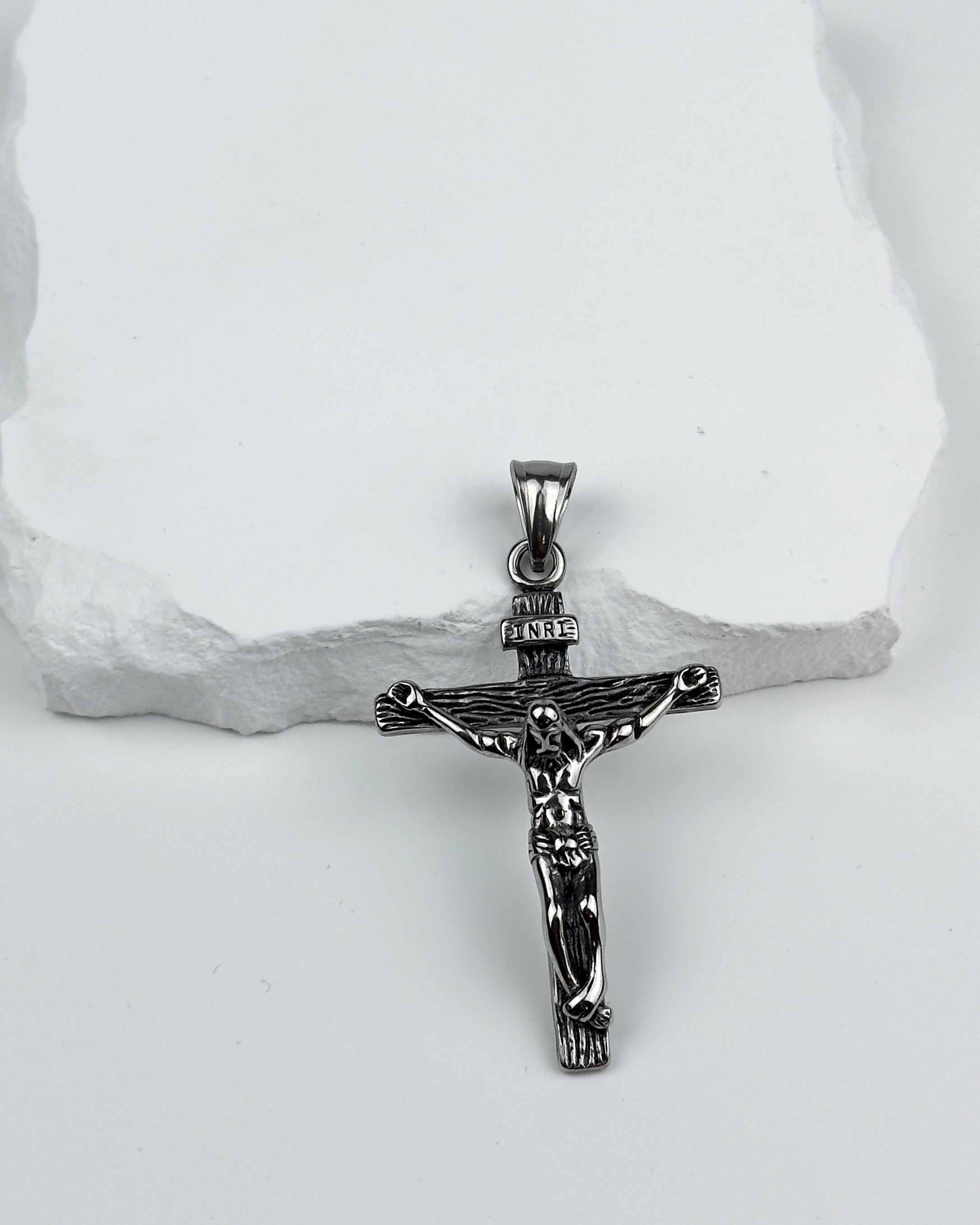 HÄNGSMYCKE INRI - SILVER