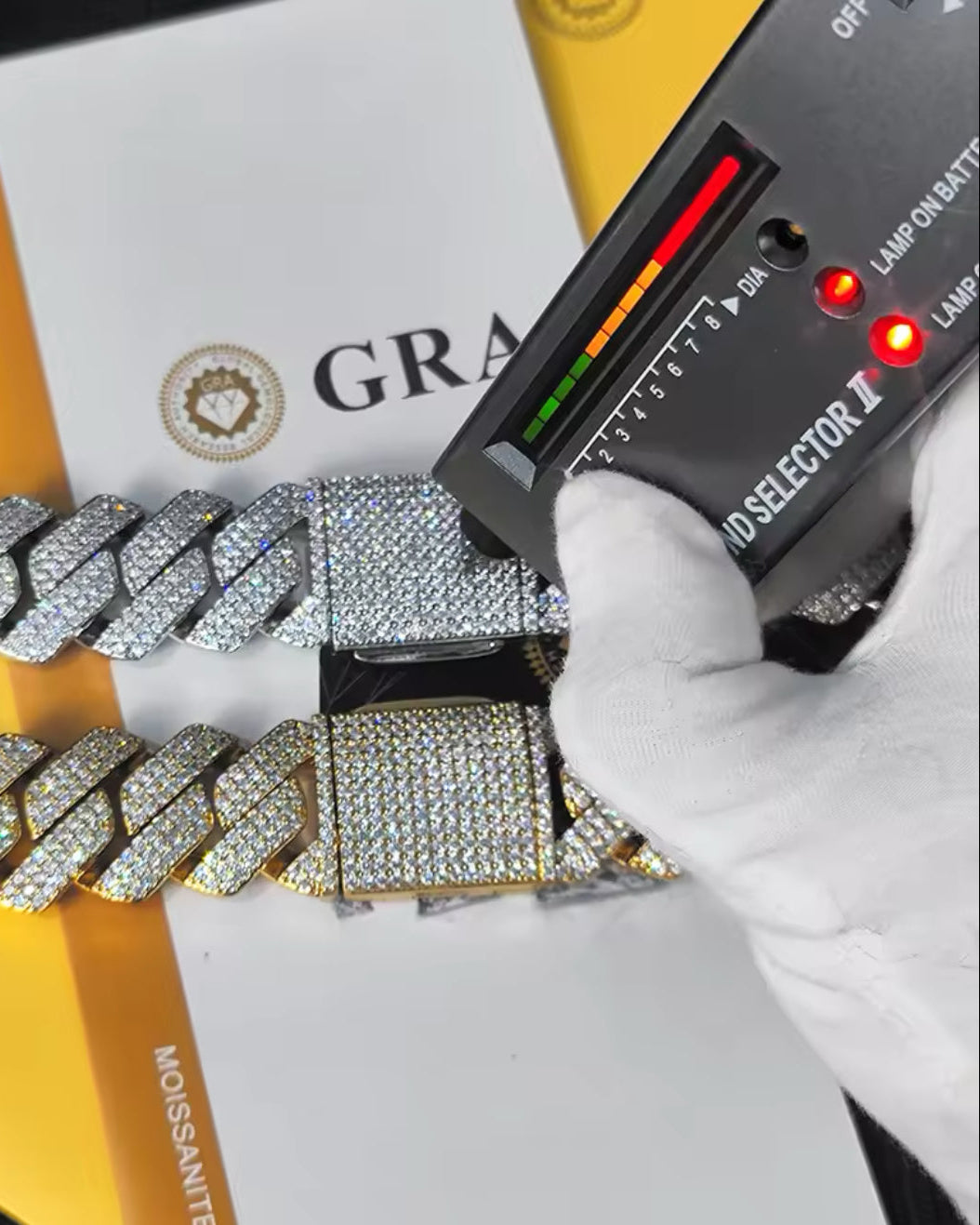 CUBAN ICE HALSBAND MOISSANITE S925 - GULD (Specialbeställning)